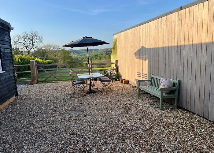 Quirky Barn Conversion Crowhurst Battle