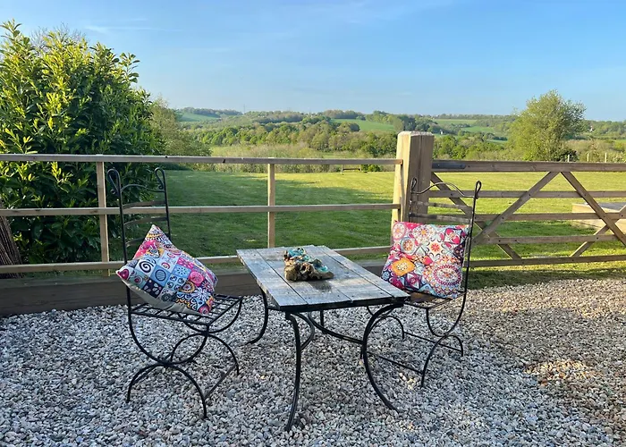 Quirky Barn Conversion Crowhurst Battle