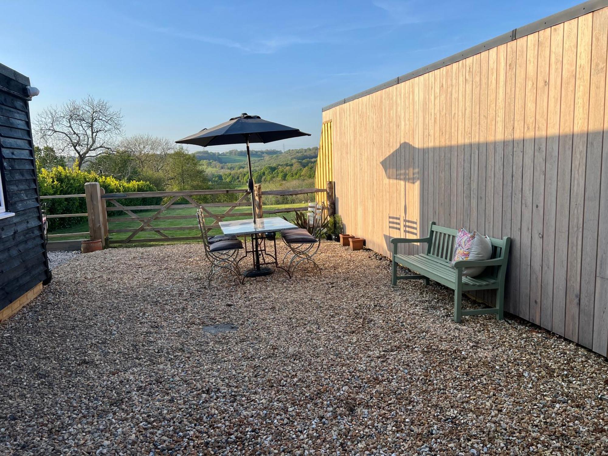 Quirky Barn Conversion Crowhurst Battle